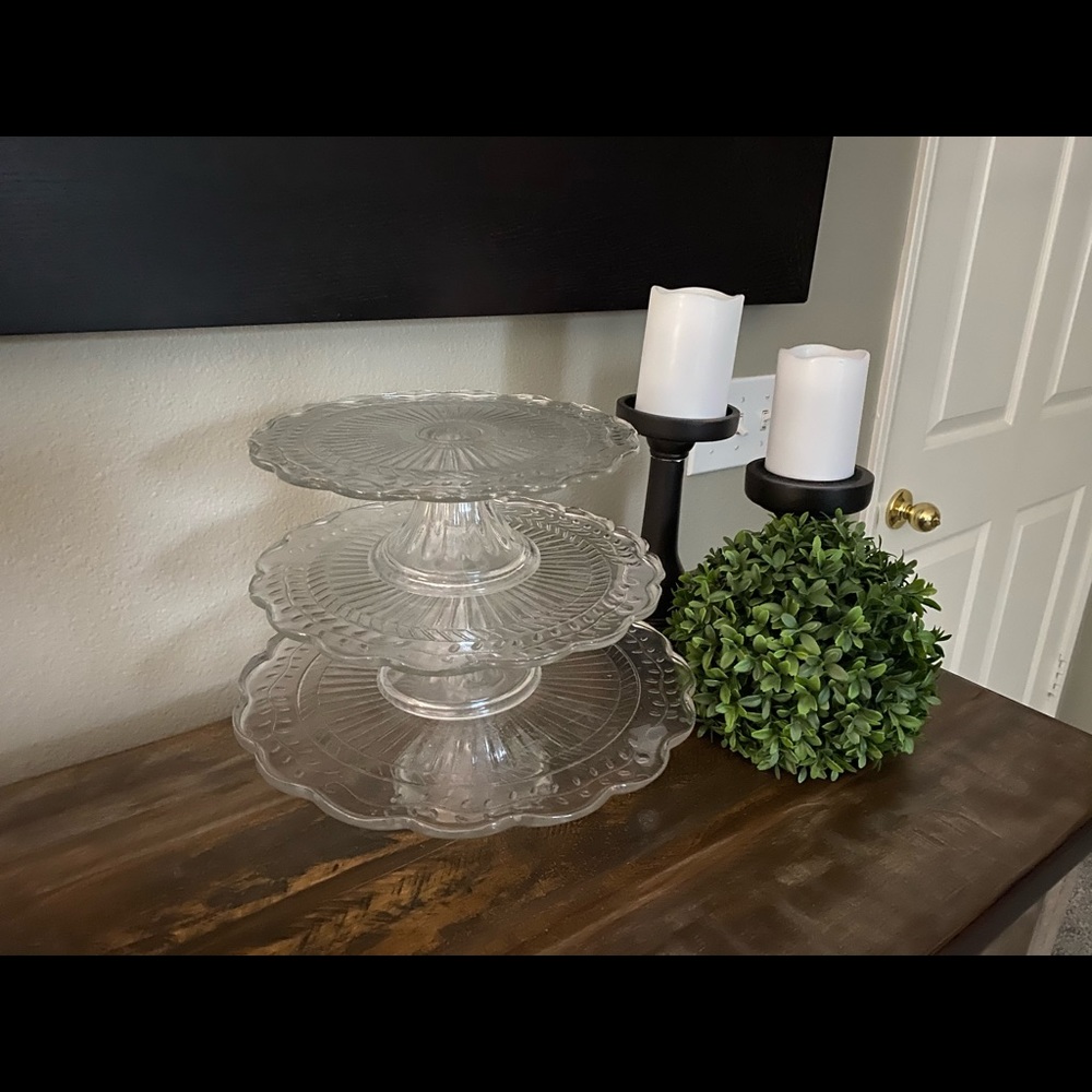 Glass cake plates and glass tiers
